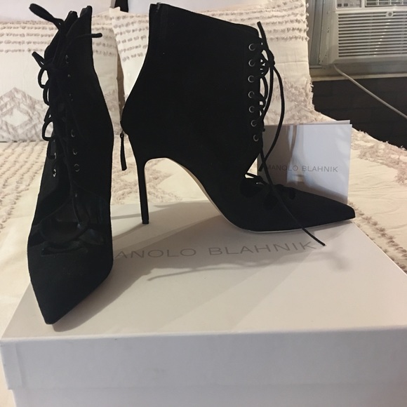 Manolo Blahnik Graco 105 black suede bootie - Picture 3 of 6